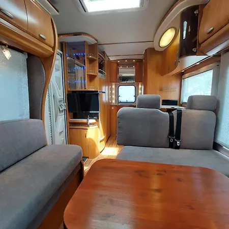مكان تخييم Autovan Ibz *